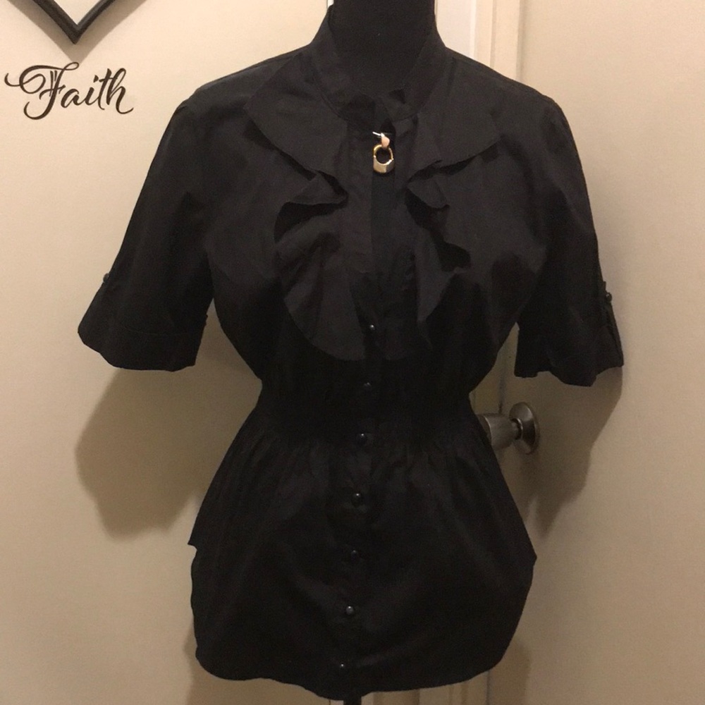 Susie Rose Ladies Black Short Sleeve Blouse with elastic waist.